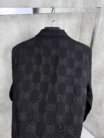 “Gucci” Jumbo GG Canvas Classic Fit Сезонно Яке (Черно) - Image 4