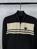 “Prada” Logo Detail Half-Zip Пуловер (Черно) - Image 2